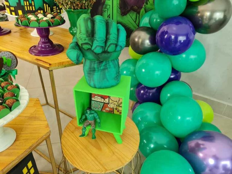 Aluguel Mini Table Hulk Universo Decorado