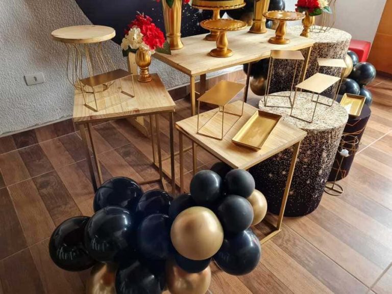 Mini Table Preto e Dourado 15 Anos (3)