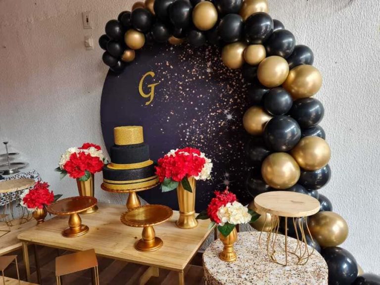 Mini Table Preto e Dourado 15 Anos (6)