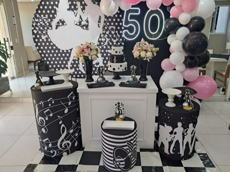 Mini-Table_Anos-60-Preto-e-Branca_Luxo