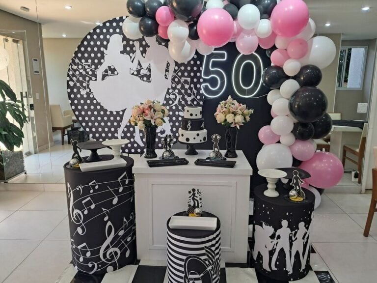 Mini-Table_Anos-60-Preto-e-Branca_Luxo