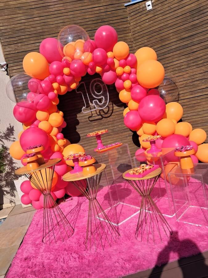 Mini-Table_Pink_Luxo