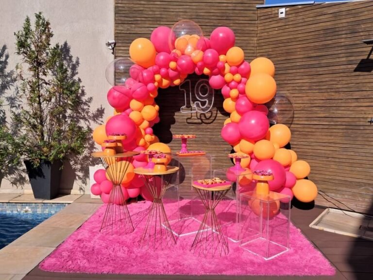 Mini-Table_Pink_Luxo