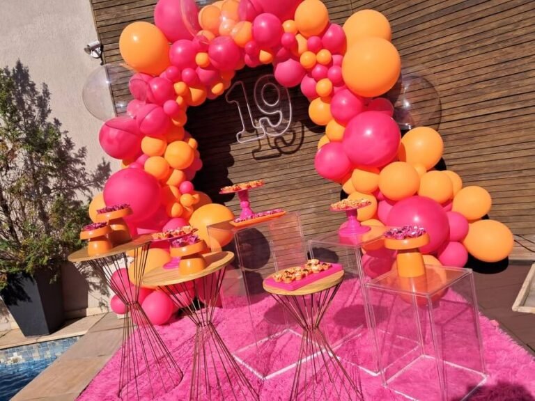 Mini-Table_Pink_Luxo