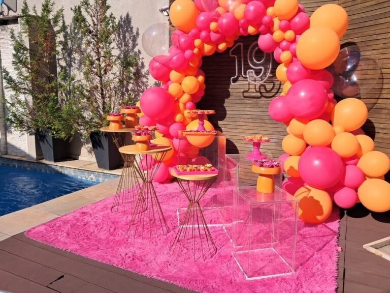 Mini-Table_Pink_Luxo